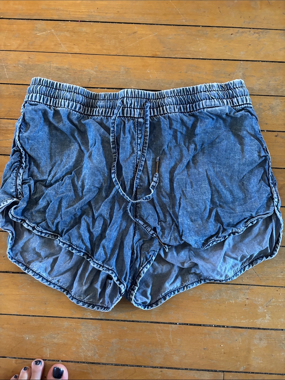 EUC H&M Women's Blue Washed 100% llyocell Conscious & Denim Drawstring Shorts